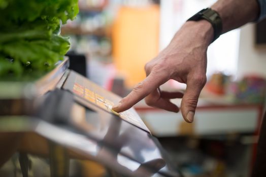 Revamping Retail: The Strategic Switch to Low Automation for Growth